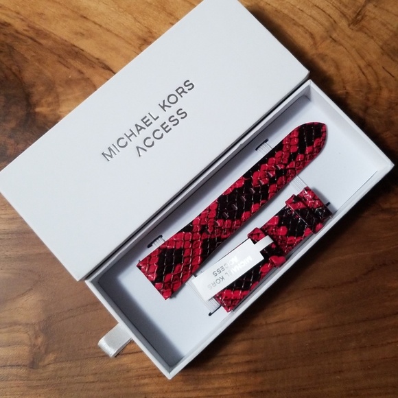 Michael Kors Accessories - Michael Kors Access Dylan  Bradshaw  Band